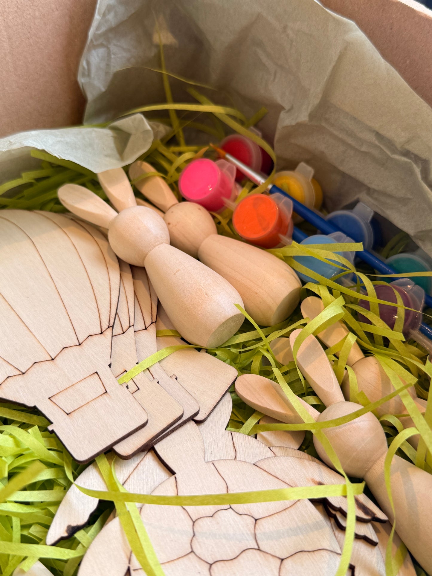 . Wood coloring box x 4 Cousins